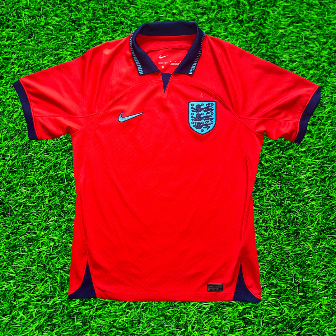 England - 2022/23 - Away Shirt - Medium