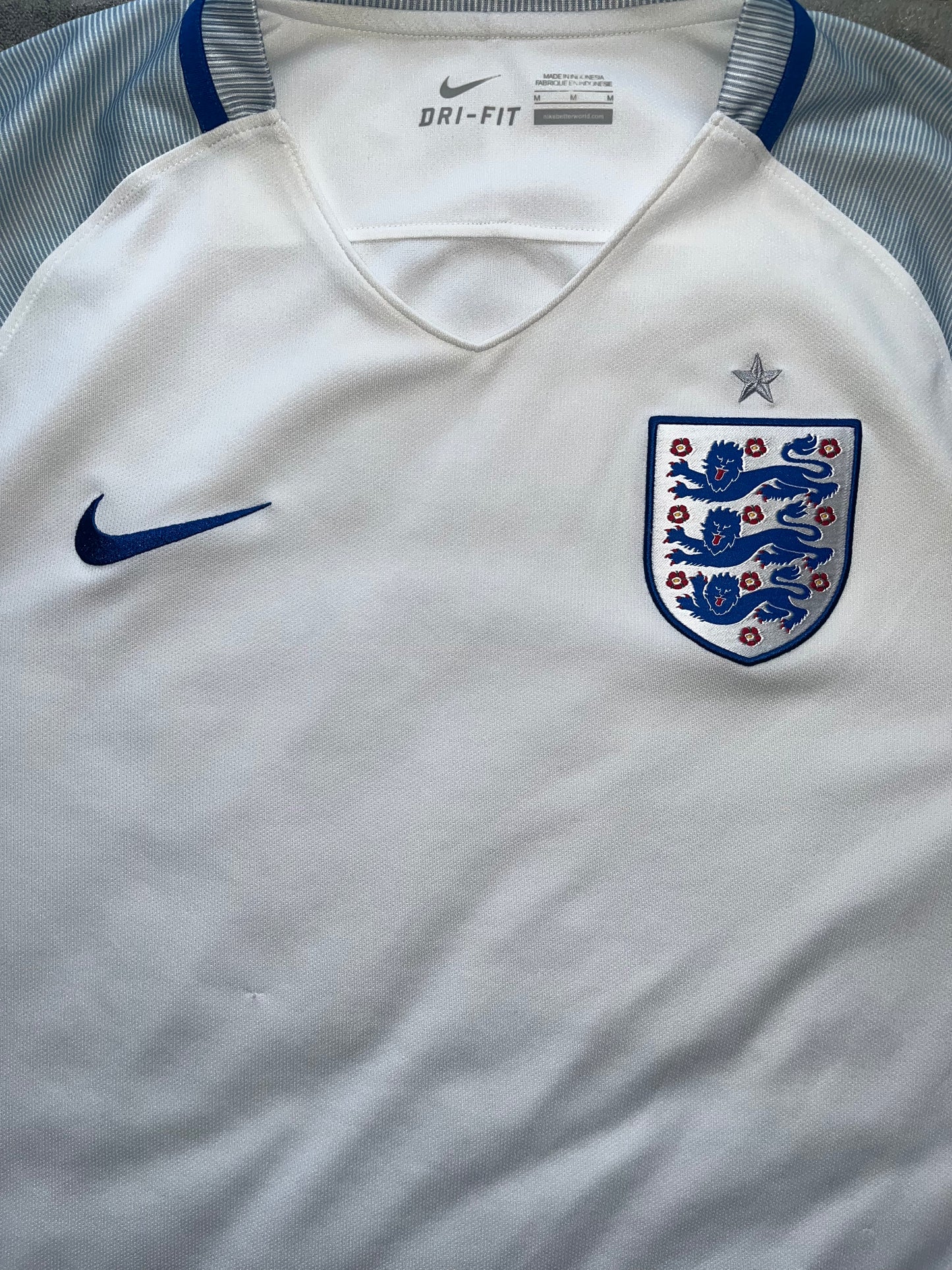 England - 2016/17 - Home Shirt - Medium